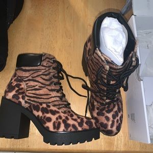 6.5 ALDO ANIMAL PRINT BOOTS